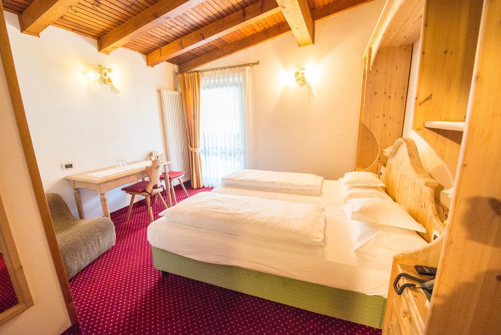 Hotel Garni Norma Madonna Extérieur photo